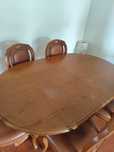 Mesa em madeira com 5 cadeiras