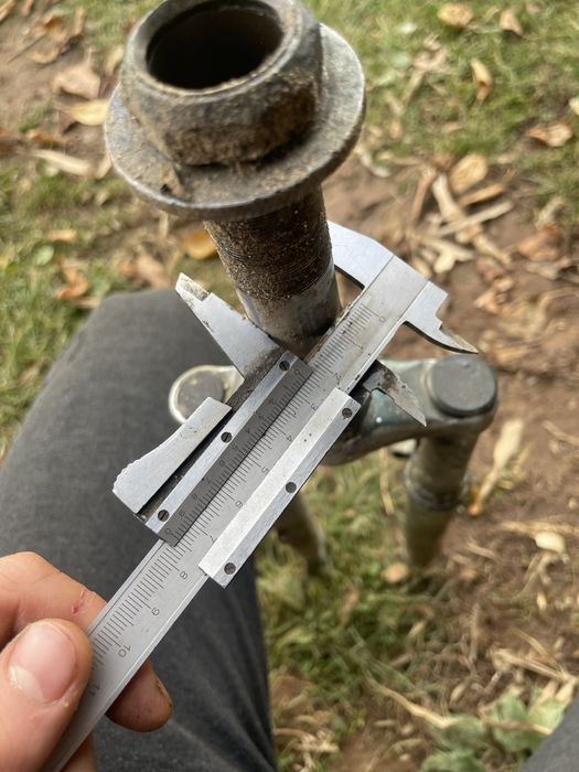 Продам амортизаційну вилку б/у замовлення приймаю за номером телефона