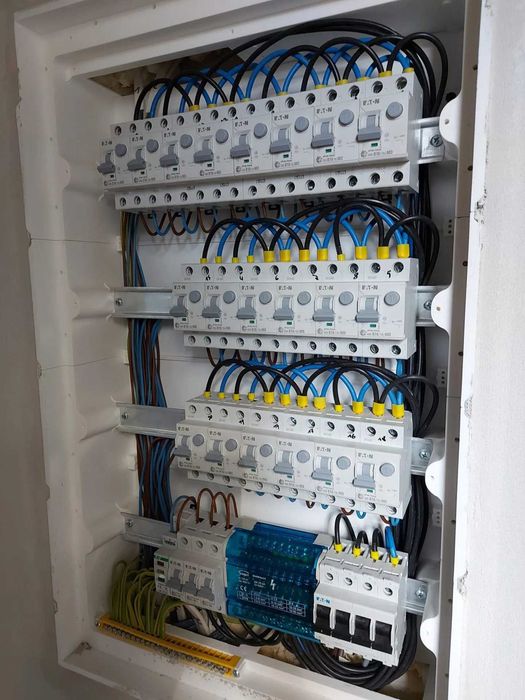Profesjonalne Instalacje Elektryczne Krop-Instal