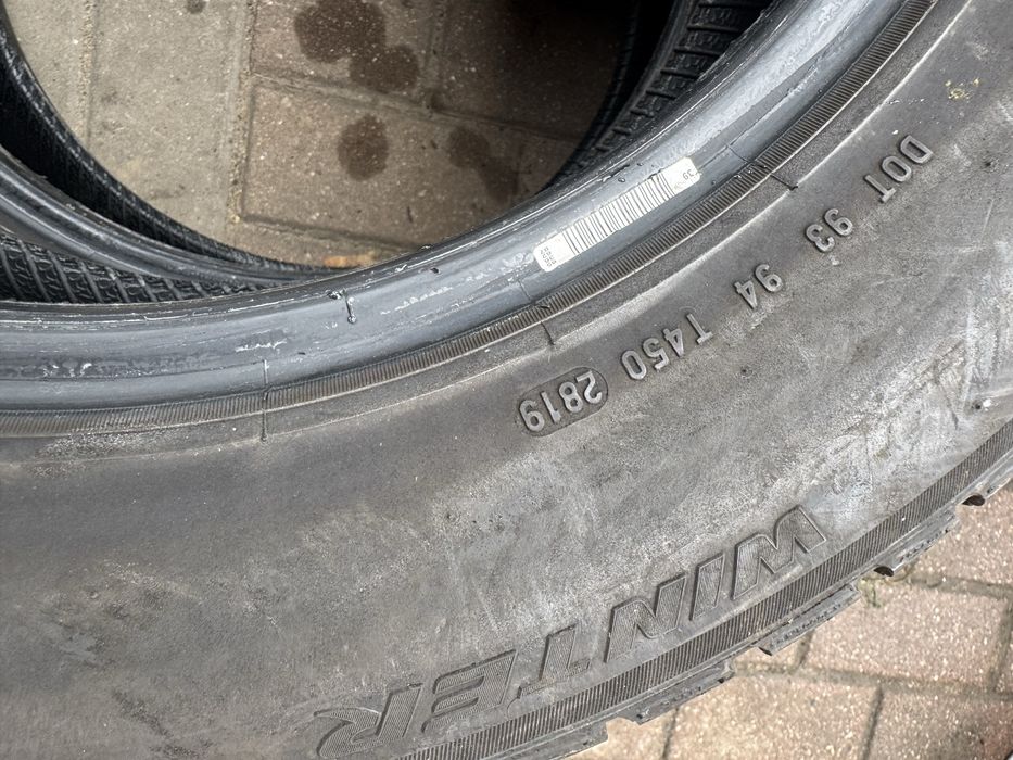 Dwie opony zimowe 215/60/16 PIRELLI Używane F-Vat