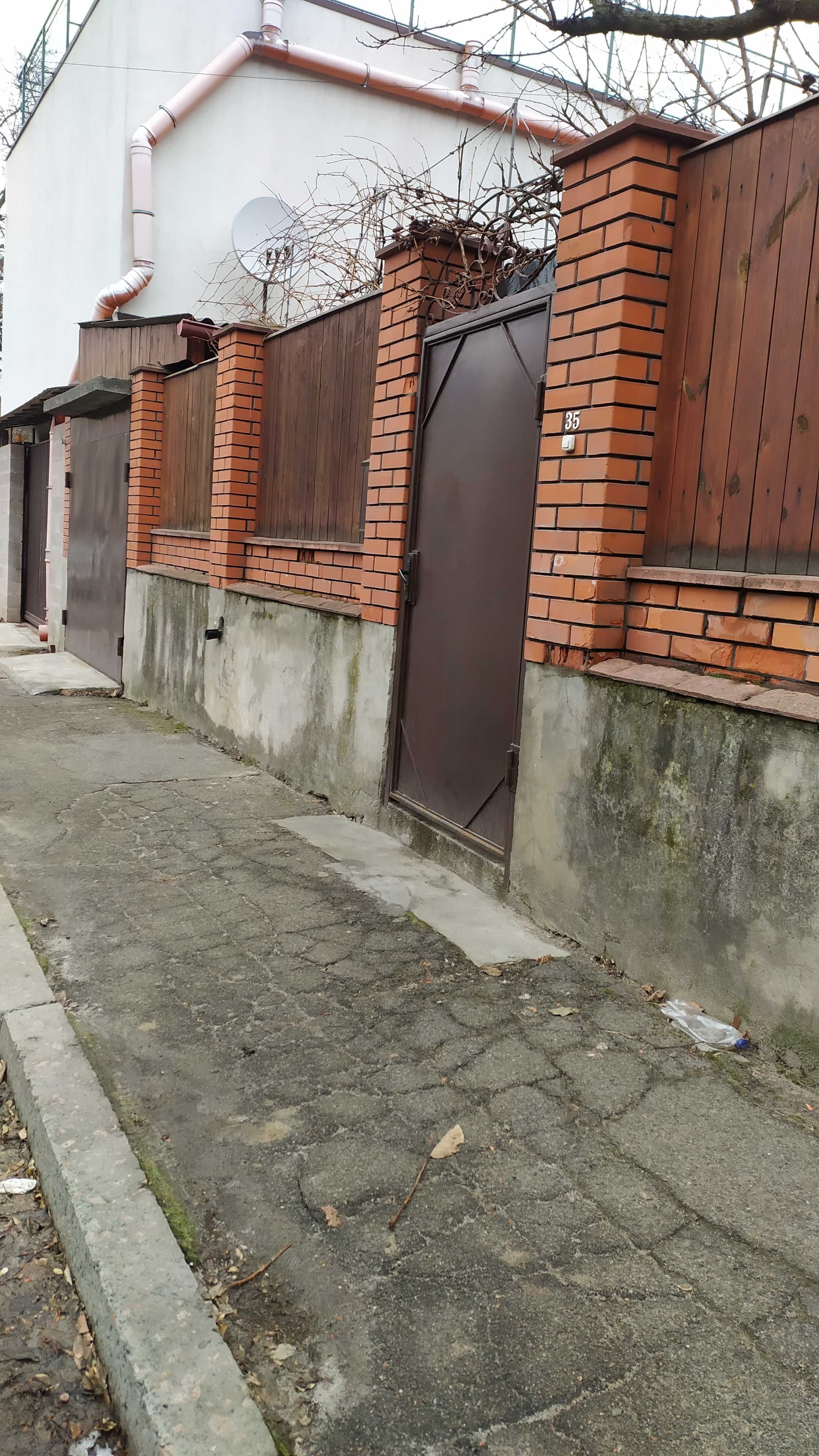 Будинк +гараж33кв.м , Демеевка Голосіево вул.Карпатська січ Совки
