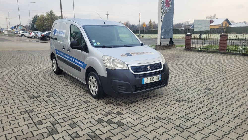 Peugeot partner lift 3 osobowy klima czujniki cofania