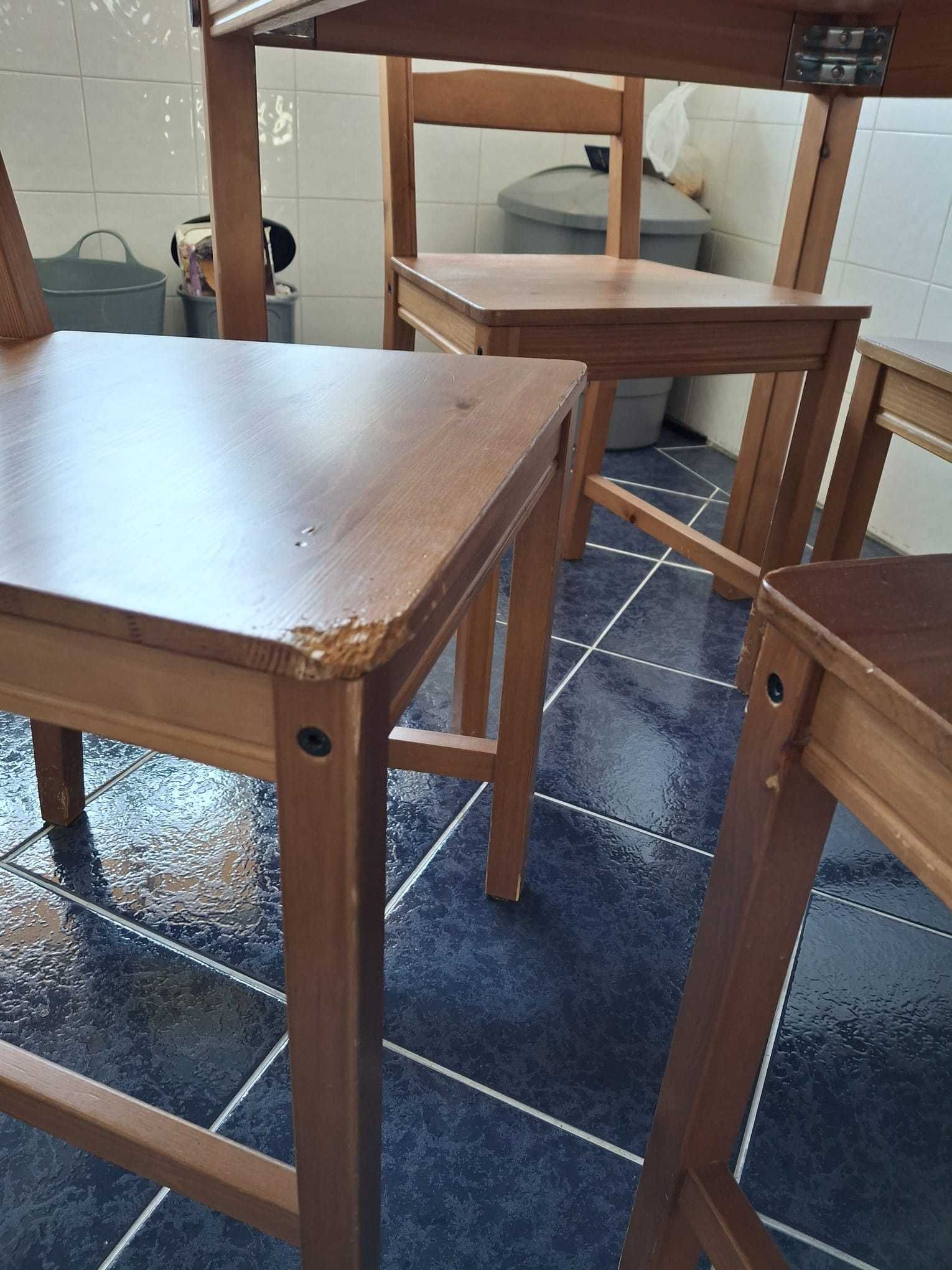 Mesa de cozinha com 4 cadeiras