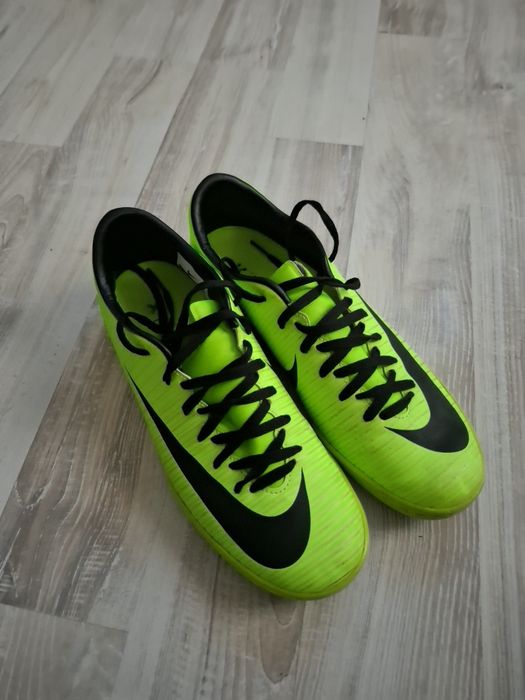 Buty sportowe halówki roz 40.5