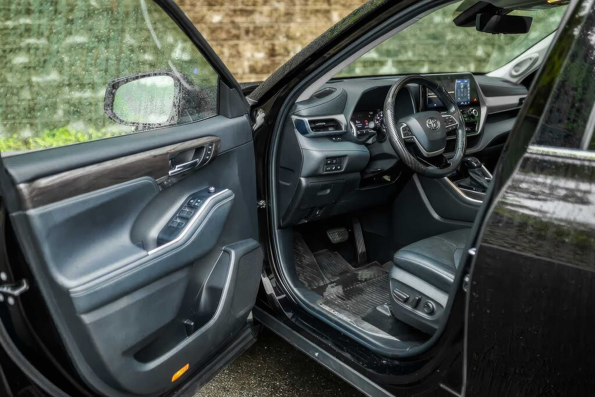 2022 Toyota Highlander Platinum