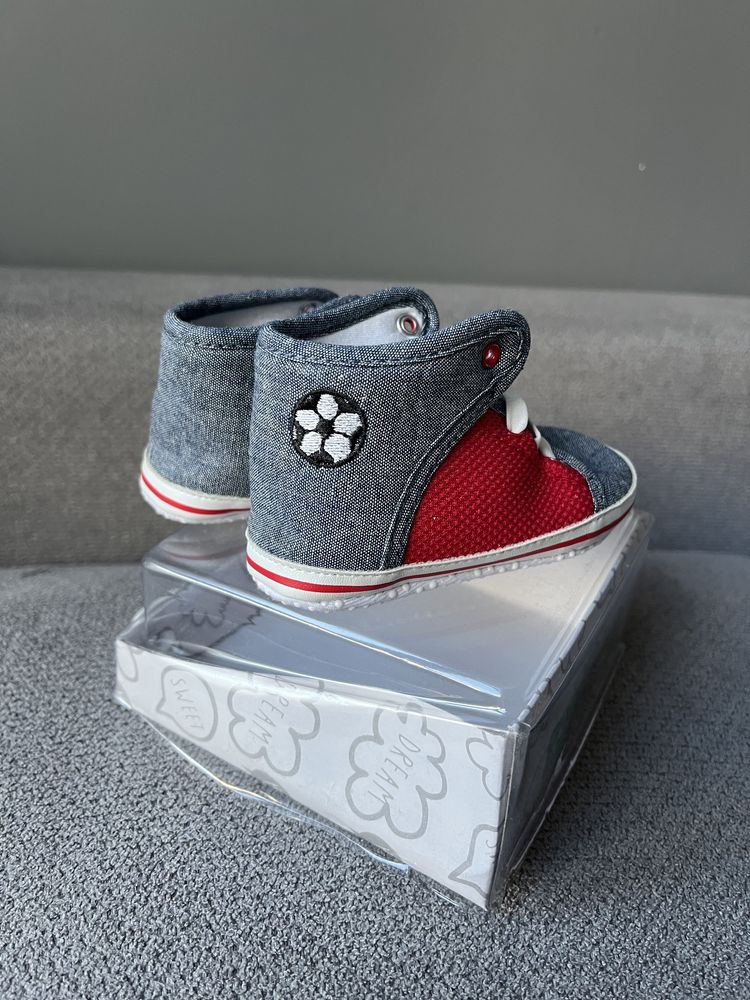 Buty niechodki dla chłopca nowe r. 18
