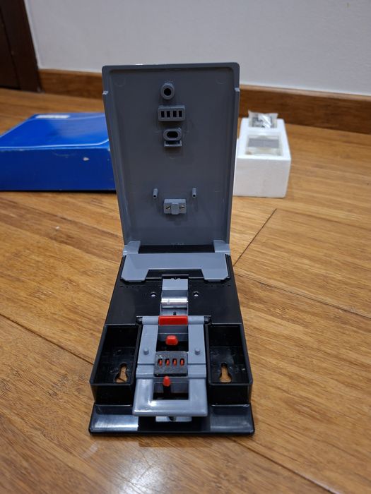 Sklejarka automat do filmów Revue de Luxe