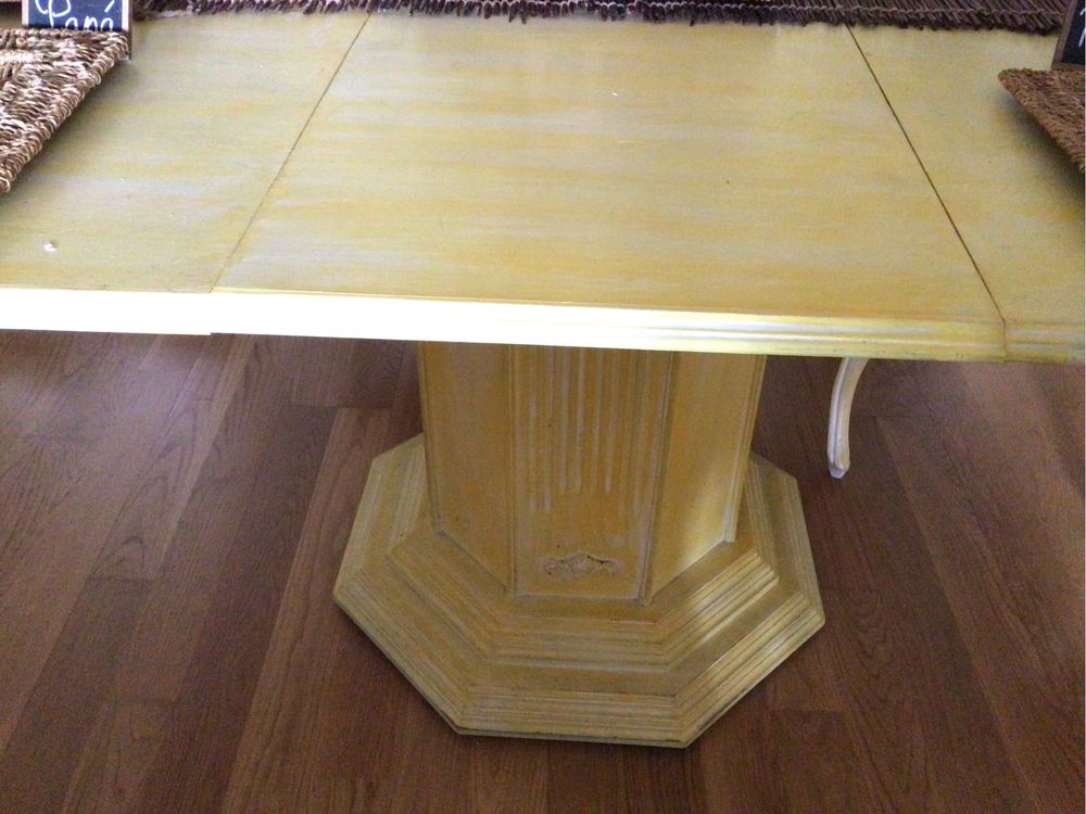 Mesa de jantar octagonal