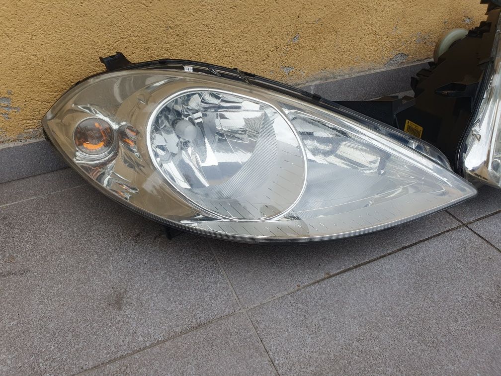 LAMPA Przednia P/L Mercedes W169 A klasa