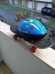 Skate infantil com capacete
