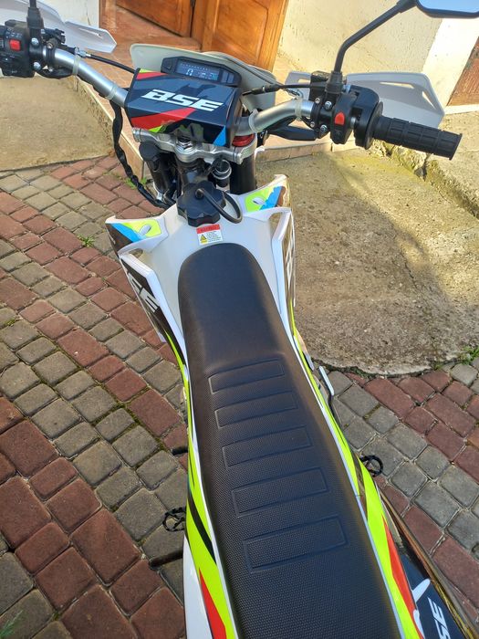 Мотоцикл BSE J3 ENDURO 300  175FMM 300
