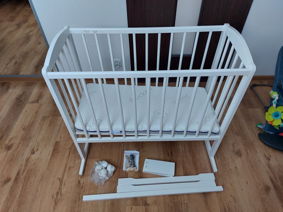Łóżeczko niemowlęce 90x40 plus materac