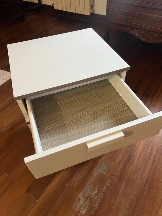 Mesa de cabeceira