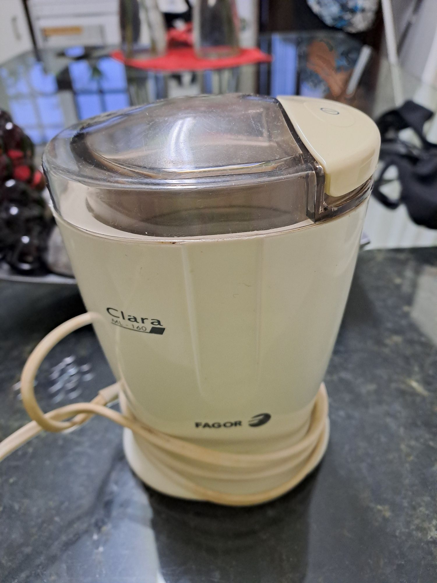 Moinho cafe usado mas trabalha na perfeição