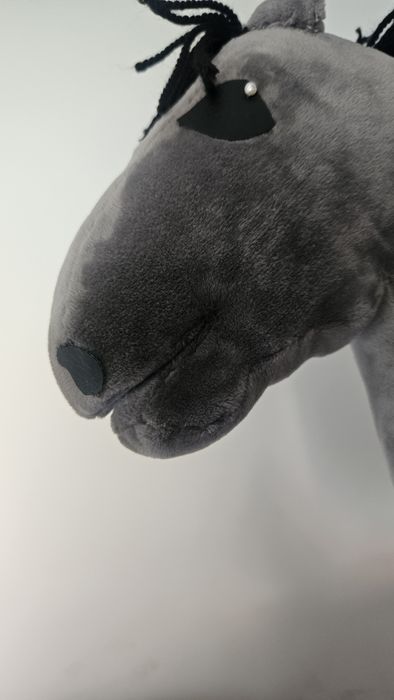 Hobby horse siwy konik na patyku