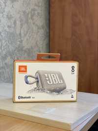 Нова біла колонка JBL go 3