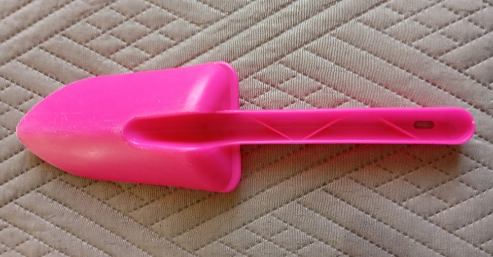 совок , лопатка для игр в песке