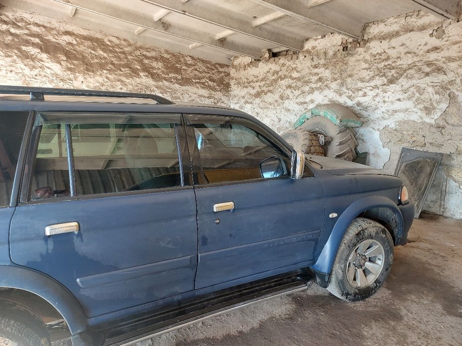 Міцубісі паджеро спорт 2008 рік , бензиновий