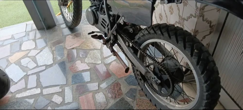 Yamaha XT 350 p/restauro ou peças