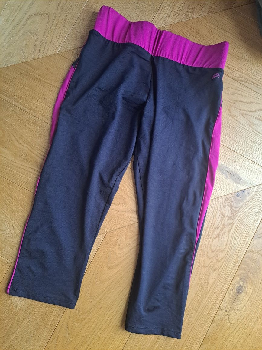 Zestaw ubrań sportowych damskich 7 sztuk S/M