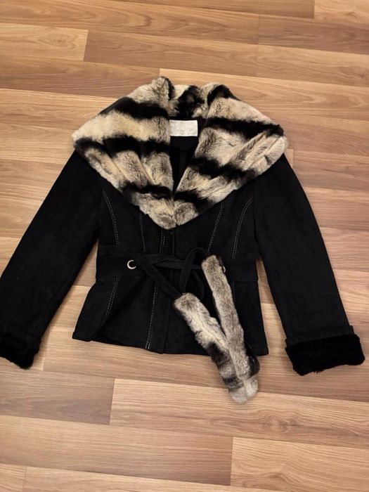 Женская зимняя замшевая куртка/дубленка с воротником под шиншиллу