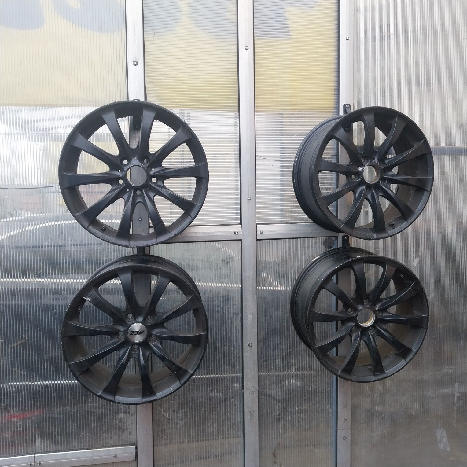 Felgi Aluminiowe R18 5x120 8J ET 45