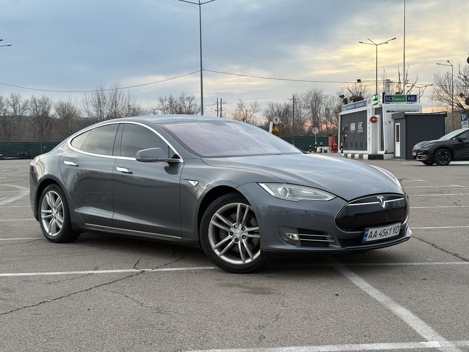 Продам Tesla model S