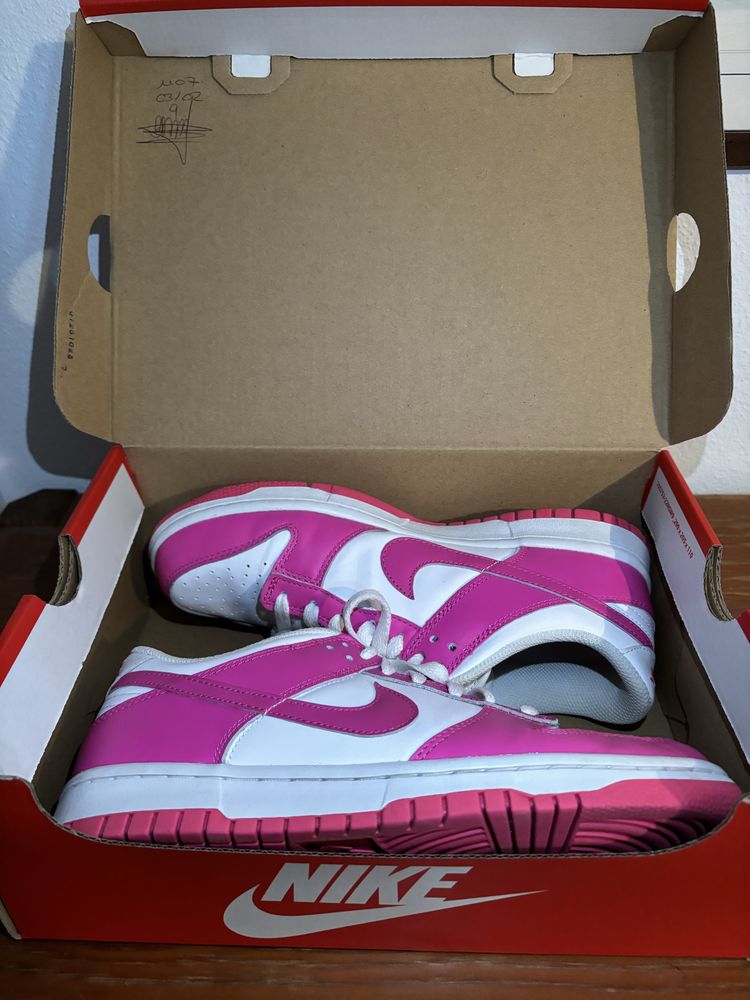 Nike dunk low fuschia