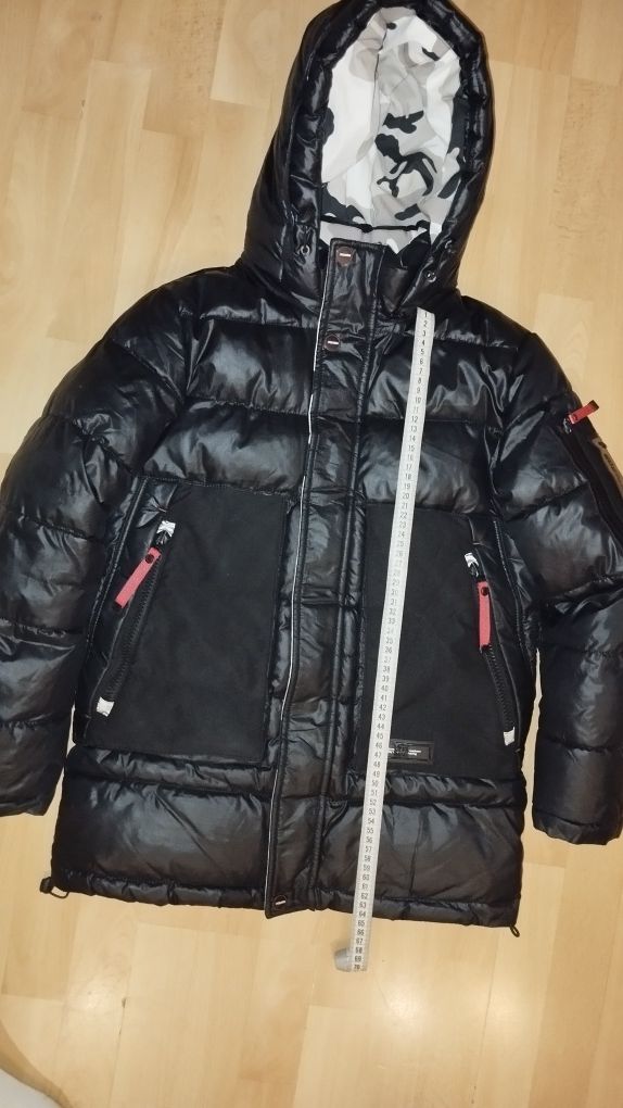Зимова куртка на хлопчика 9-10 років