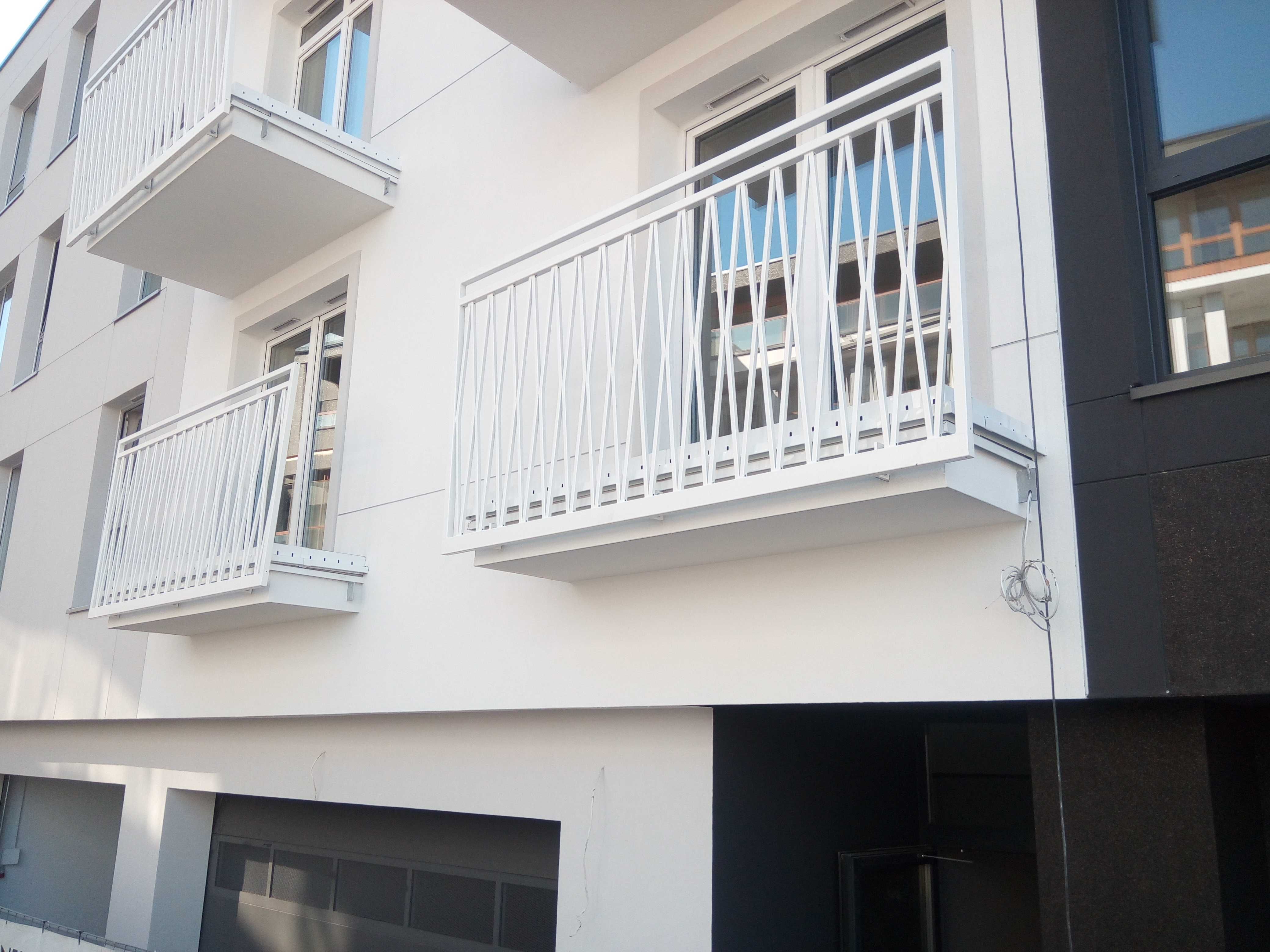 Profile Listwy aluminiowe balkonowe taras wentylowany