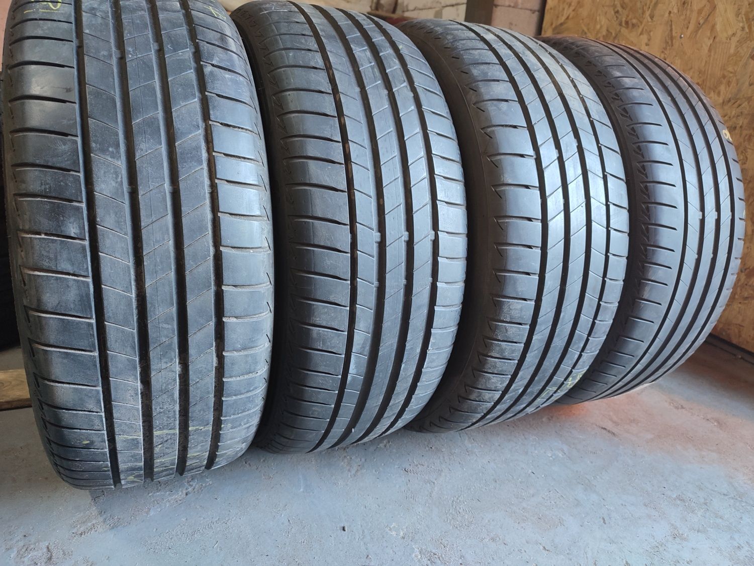 225/45 R18 Bridgestone Turanza T005 комплект шин літо