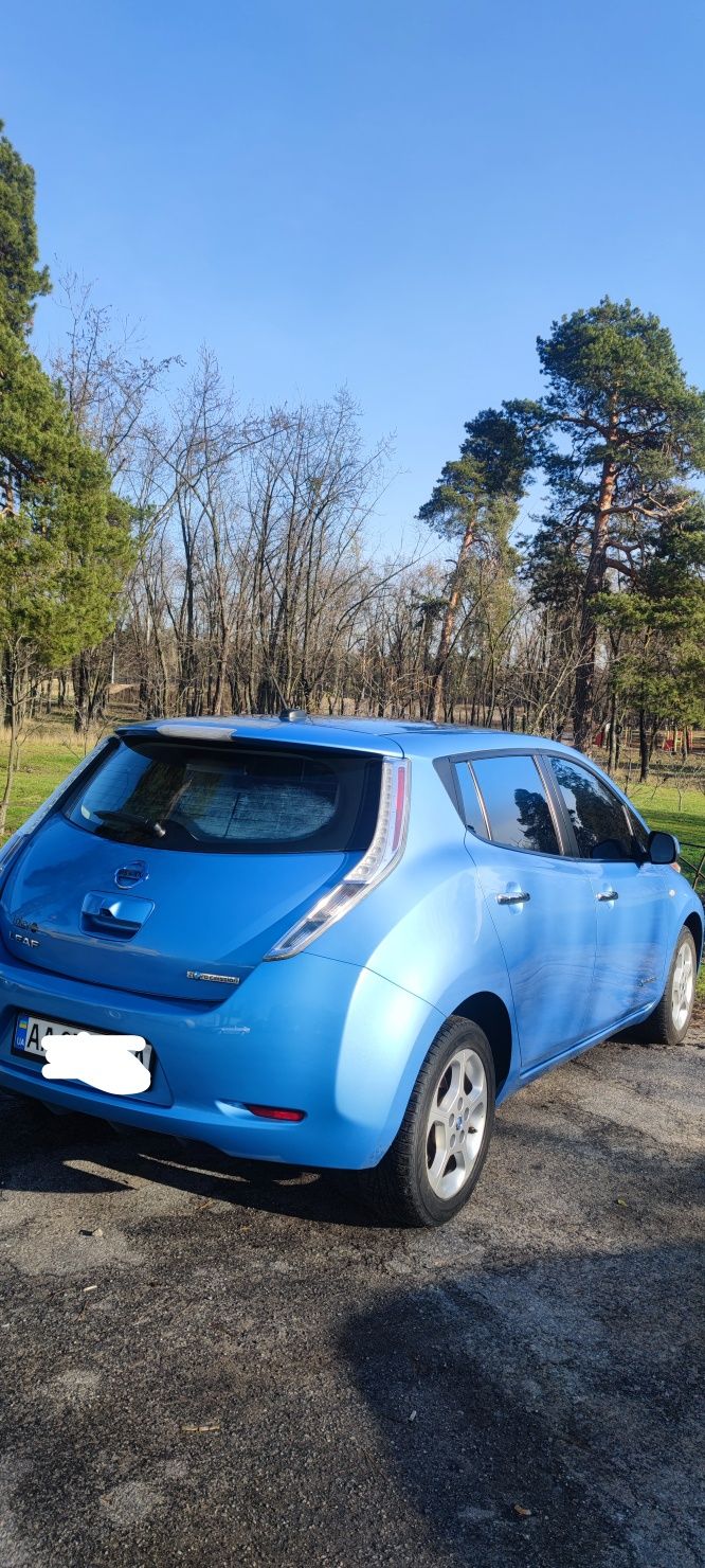 Nissan Leaf 2012 года.
