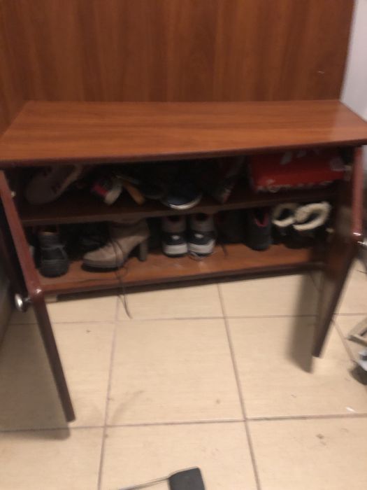 Regał na kurtki i buty