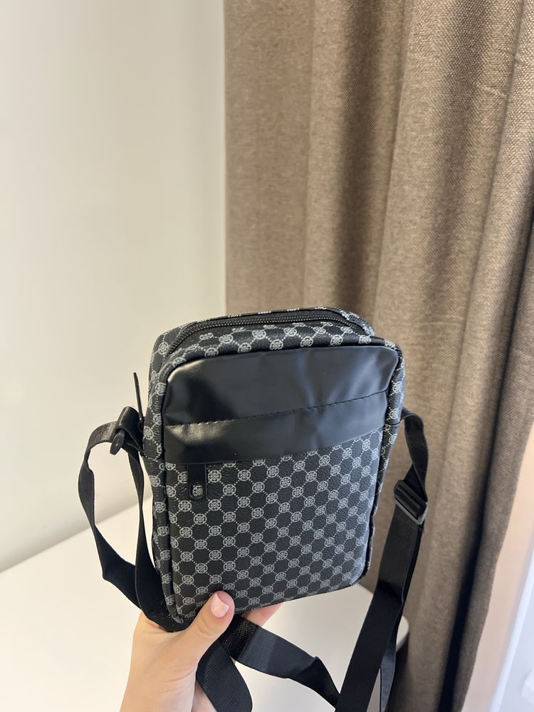 Чоловіча стильна сумка під бренд guess