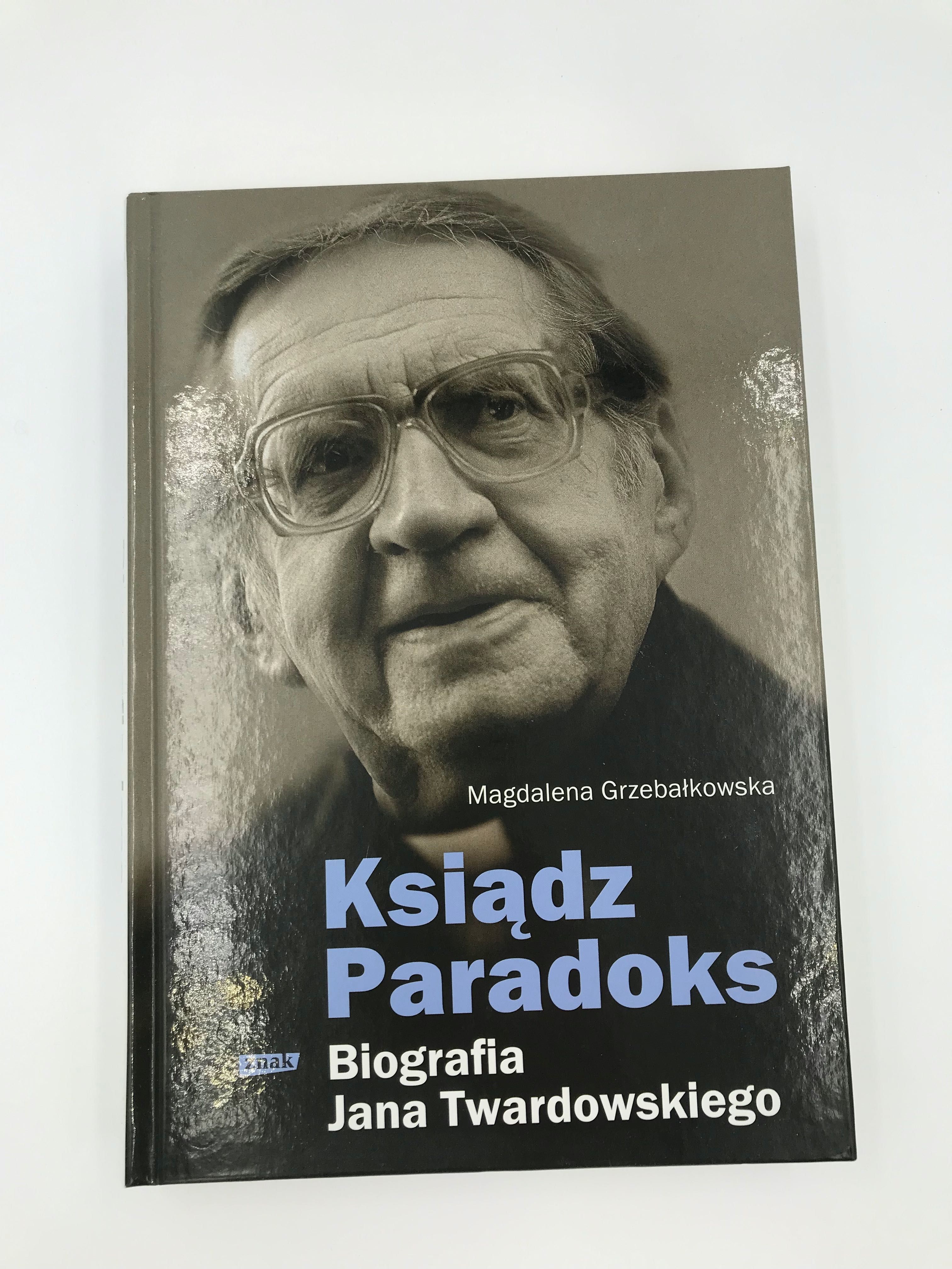 Ksiądz paradoks, biografia Jana Twardowskiego, Magdalena Grzebałtowska