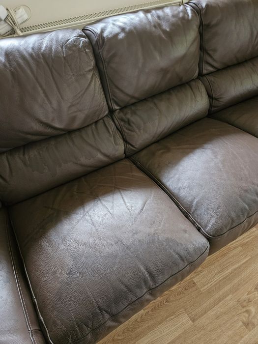 Narożnik TC meble dwie pufy i stolik