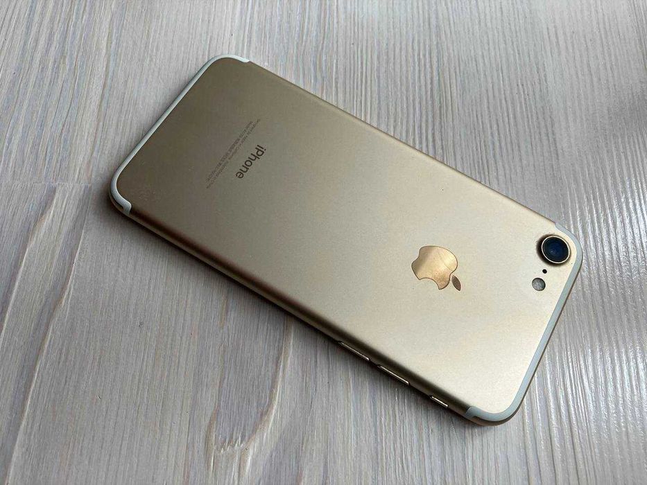 Продам IPhone 7 32Gb Gold