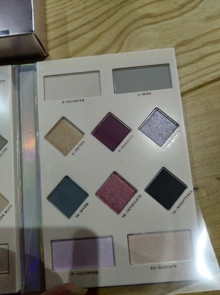 Supreme playbook avon paleta cieni