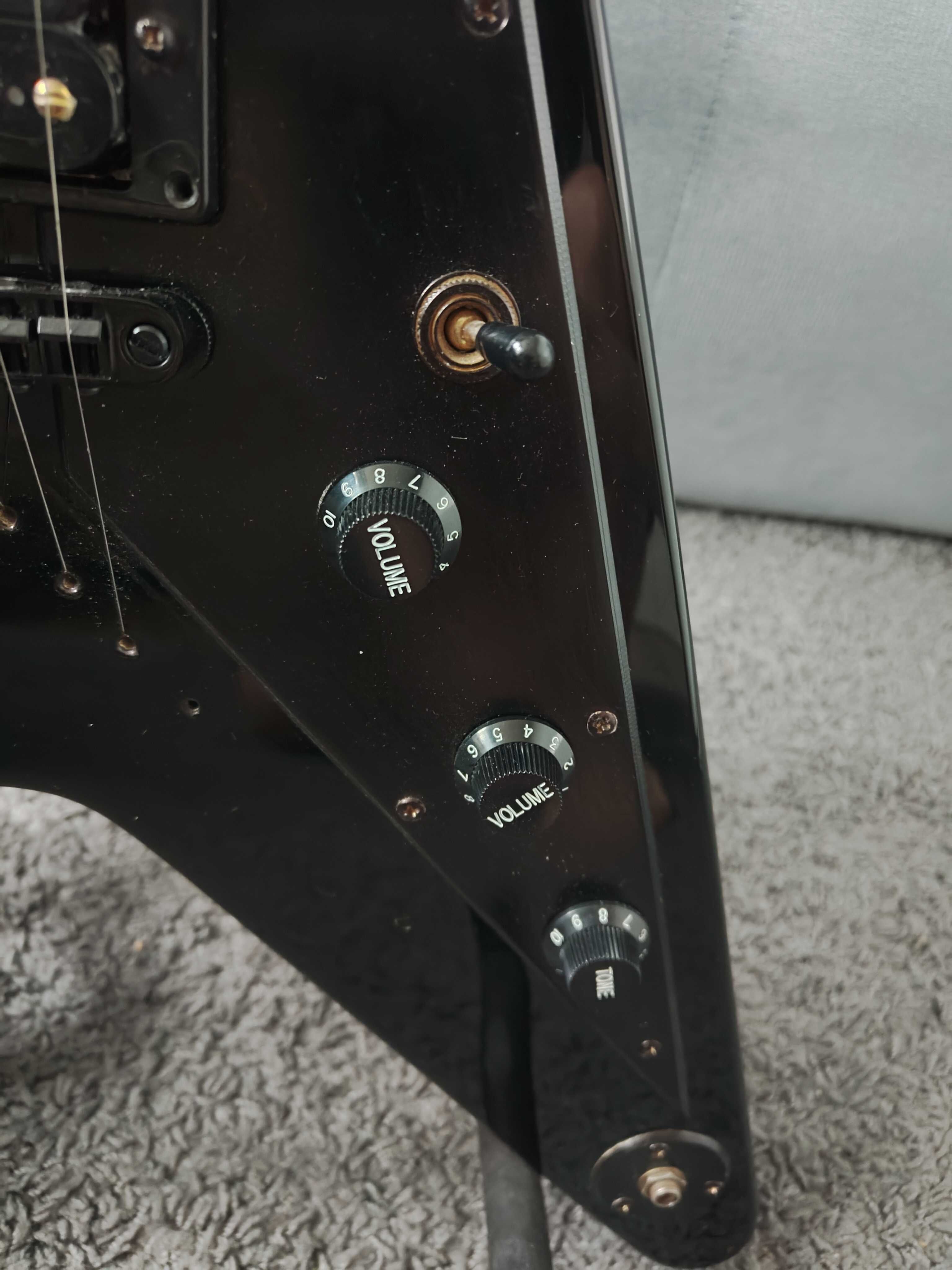 Vintage VV60 Flying V gitara elektryczna