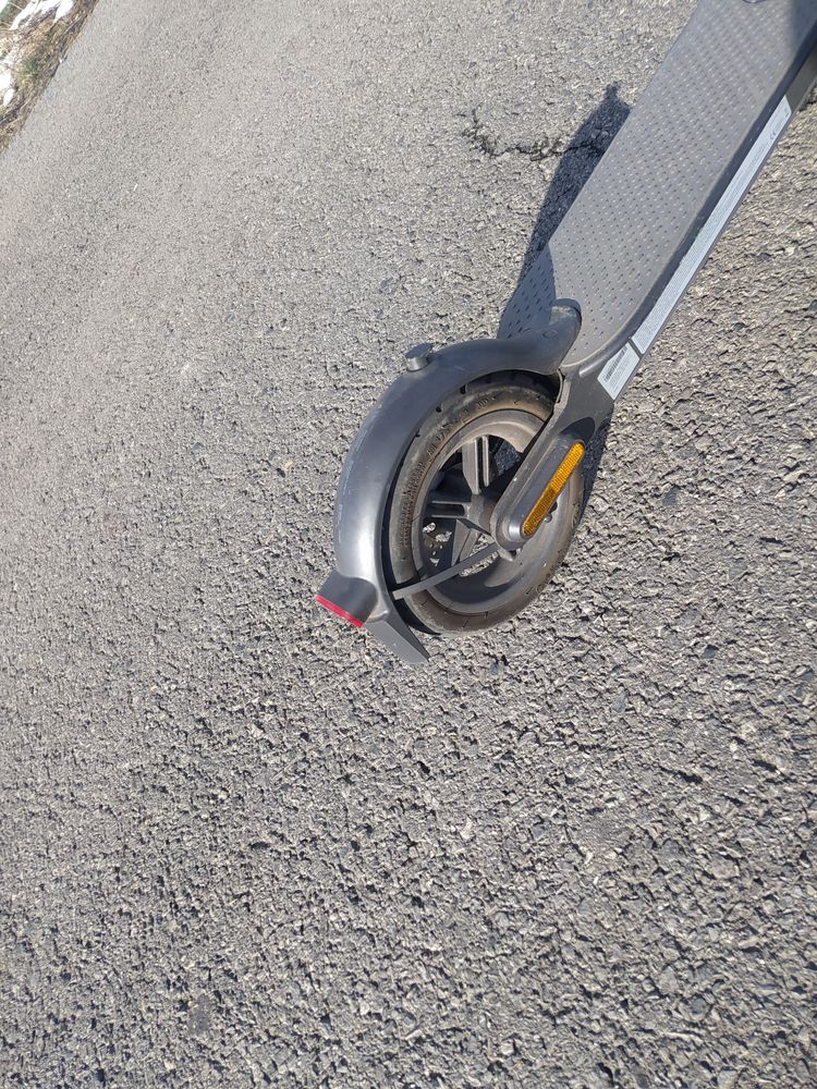 Hulajnoga elektryczna Mi electric Scooter essential