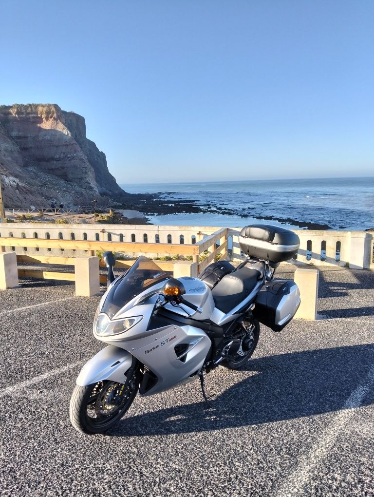 Triumph Sprint ST 1050