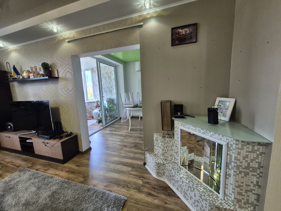 Продам велику трикімнатну квартиру- VIP, центр, Набережна, пляж. FINK