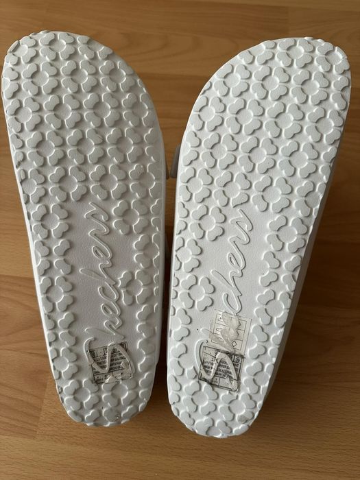 Нові шльопки  Skechers ArchFit