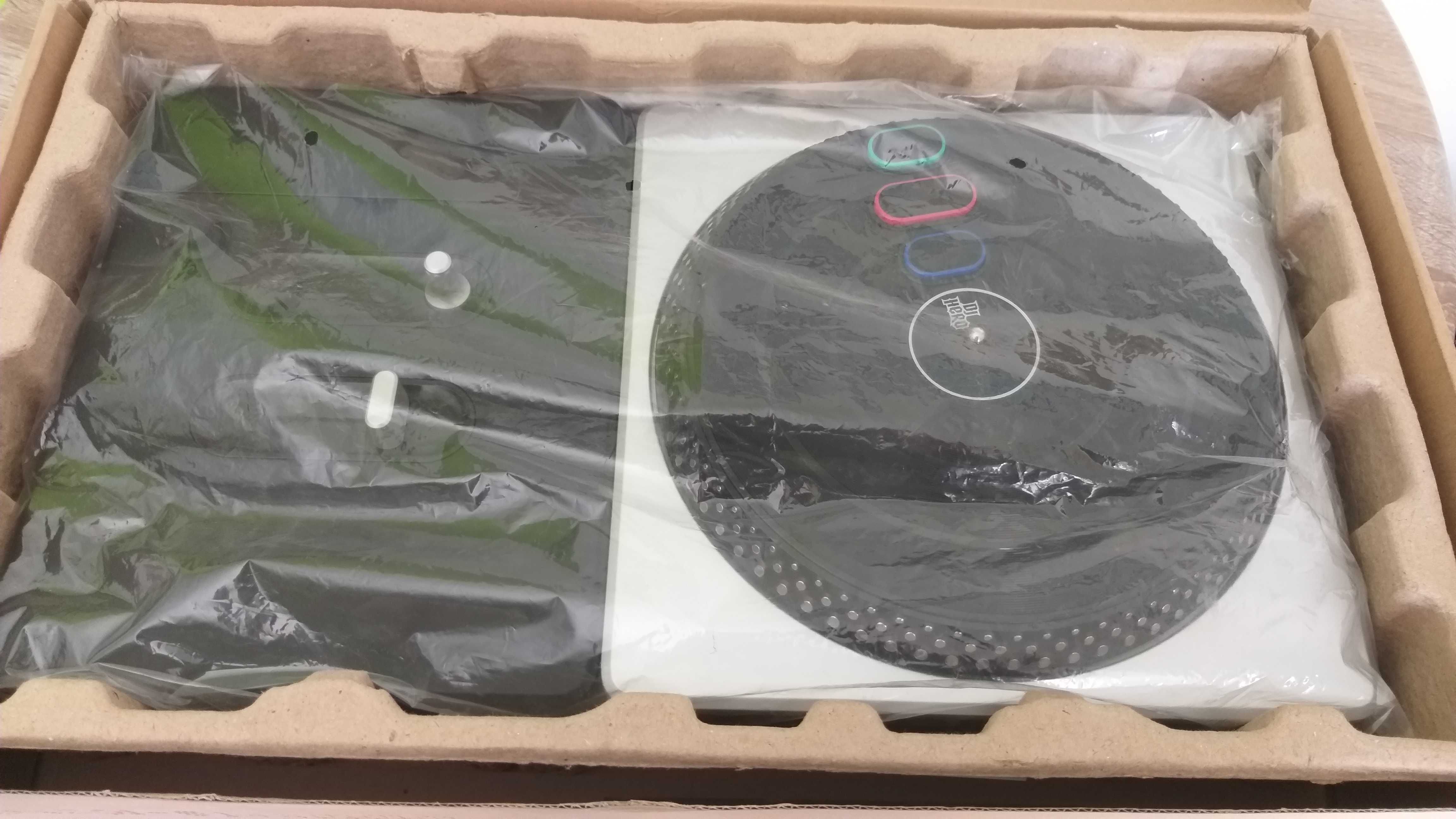 DJ Hero Nintendo Wii + Famaly Trainer Wii