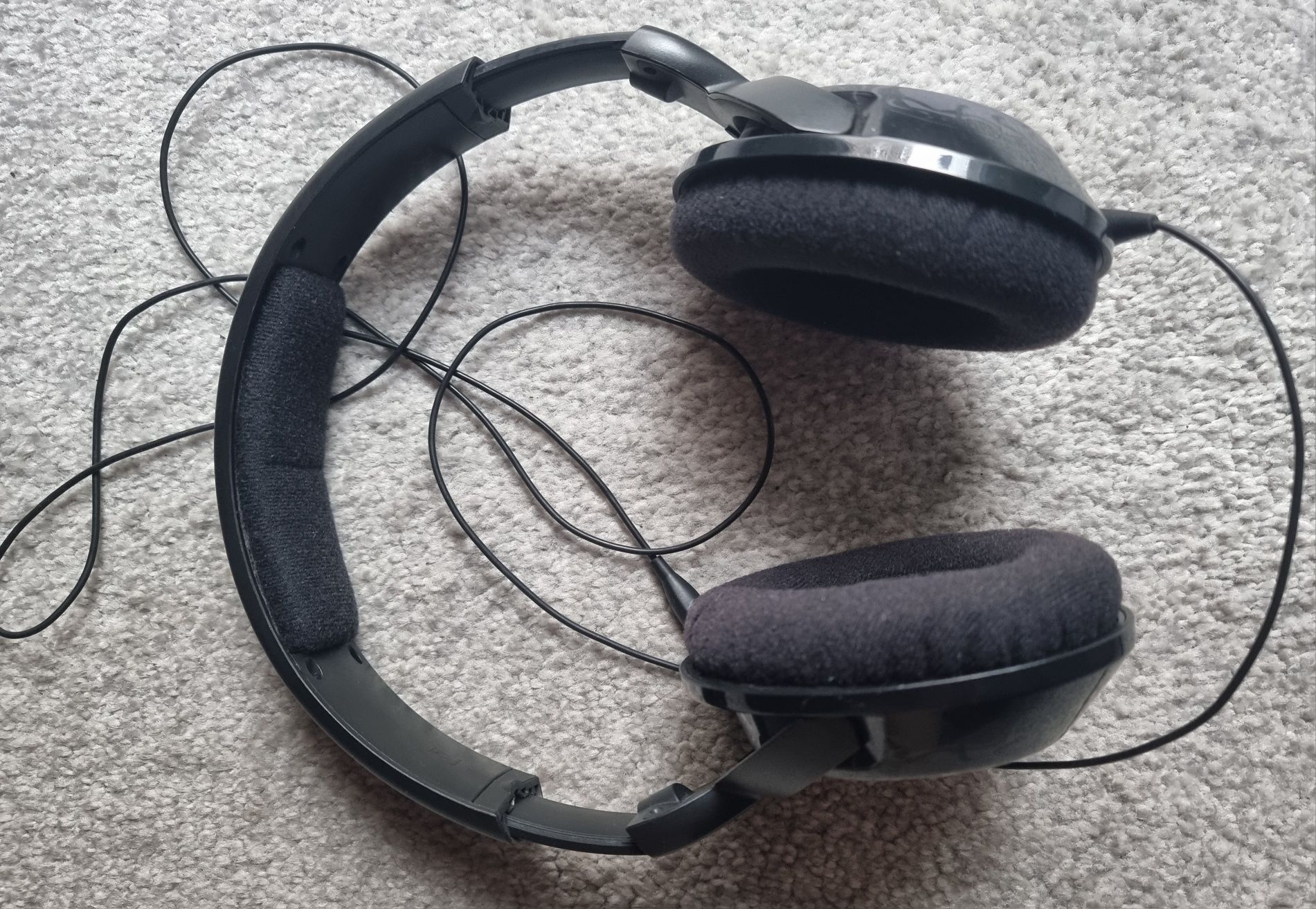 Sluchawki przewodowe Sennheiser HD 418