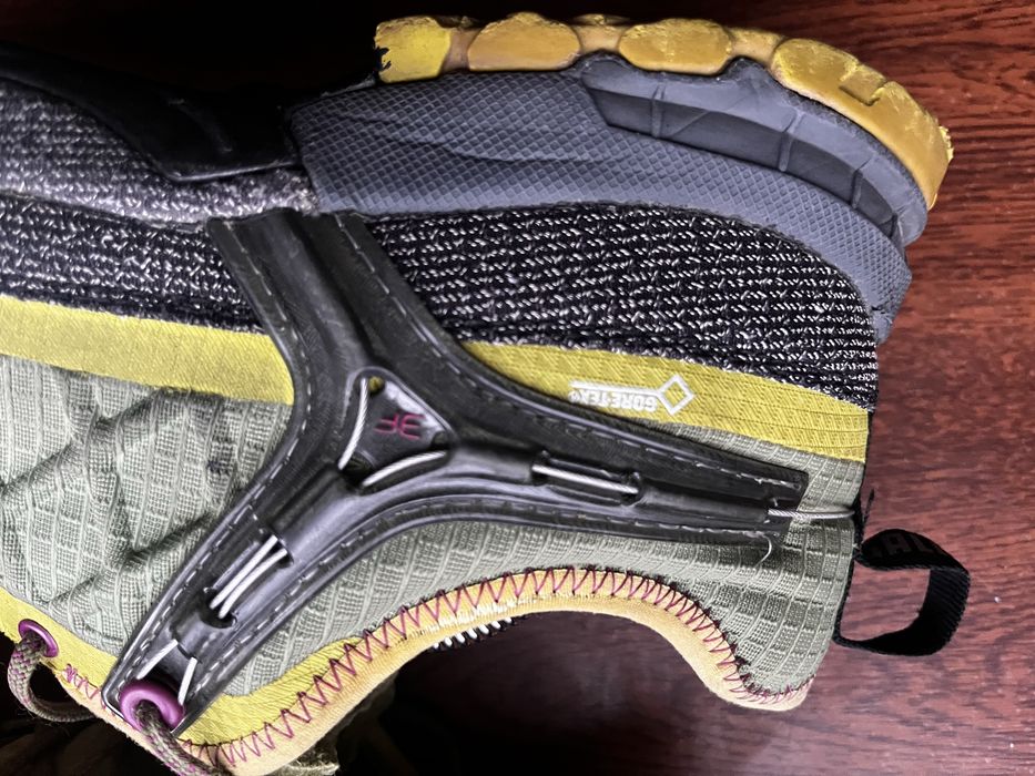 Трекенгові кросівки 41.5 розмір Saleva gor-tex ооигінал