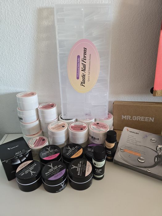 Gel e outros artigos para Nails