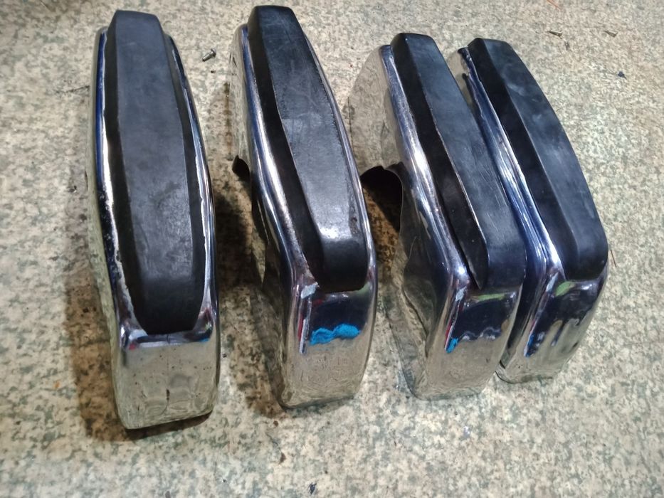 Центральные клыки бампера на ВОЛГУ