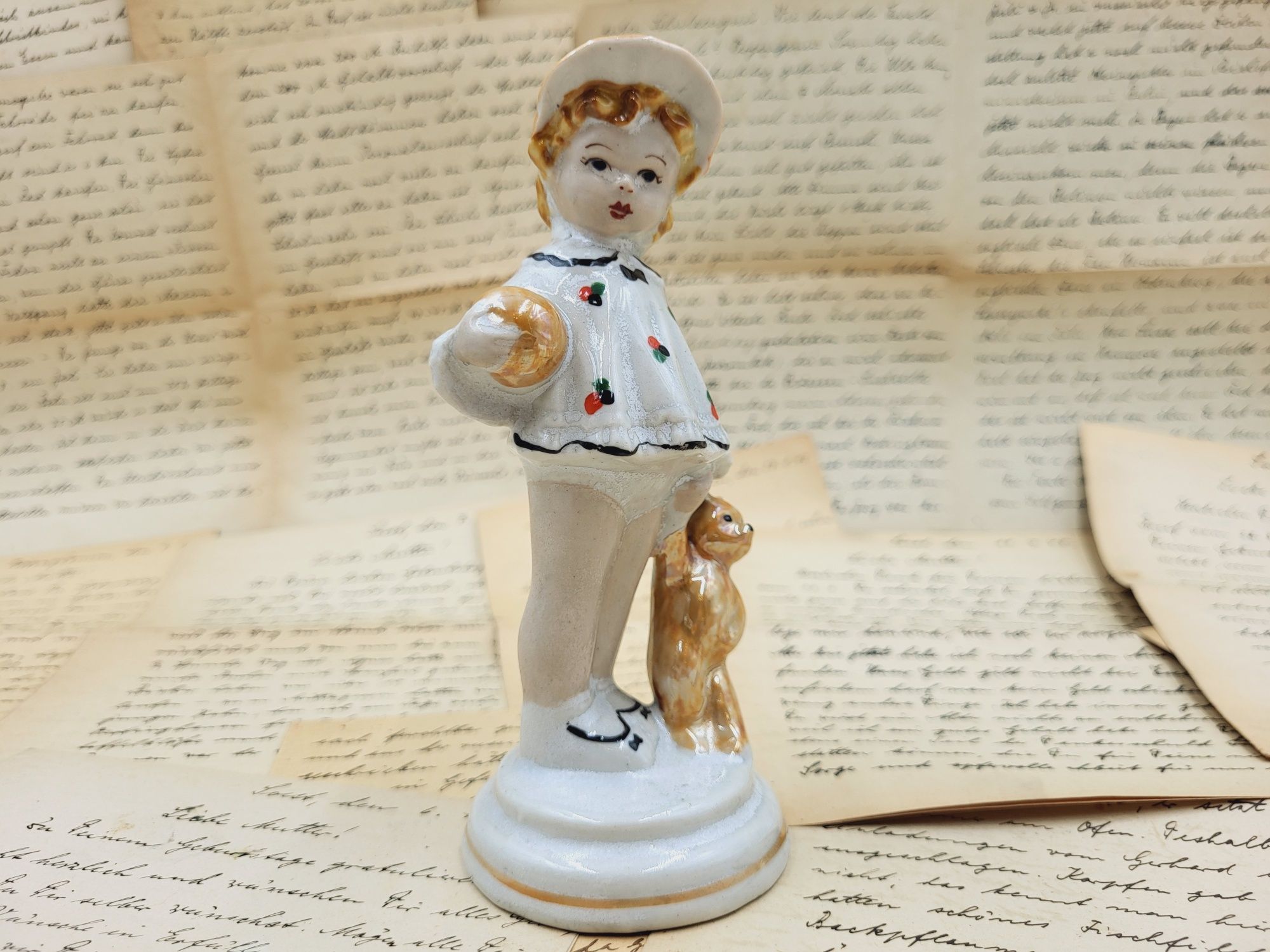 Śliczna ceramiczna figurka dziewczynki STEATYT PRL