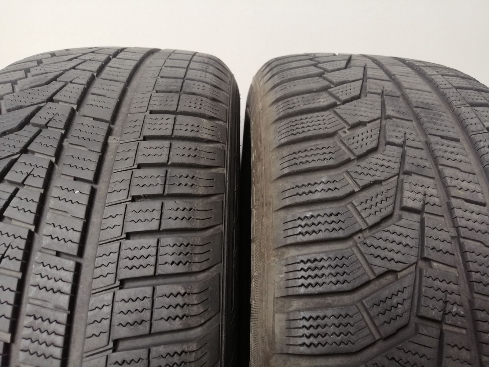 Opona zimowa Hankook Winter I*cept evo2 SUV 225/55/18 102V - 1 szt.